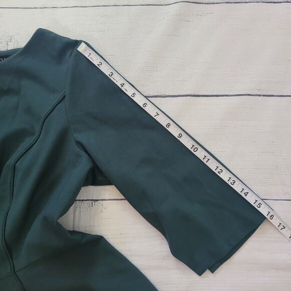 Eloquii Size 18 Short Sleeve Peplum Top Emerald Green Back Zip Gold Accent - Picture 6 of 9